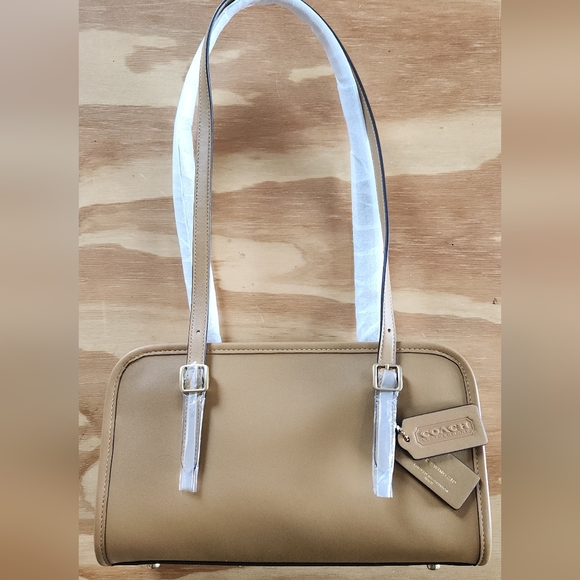 Coach Swing Zip Honey Brown - Picture 3 of 13